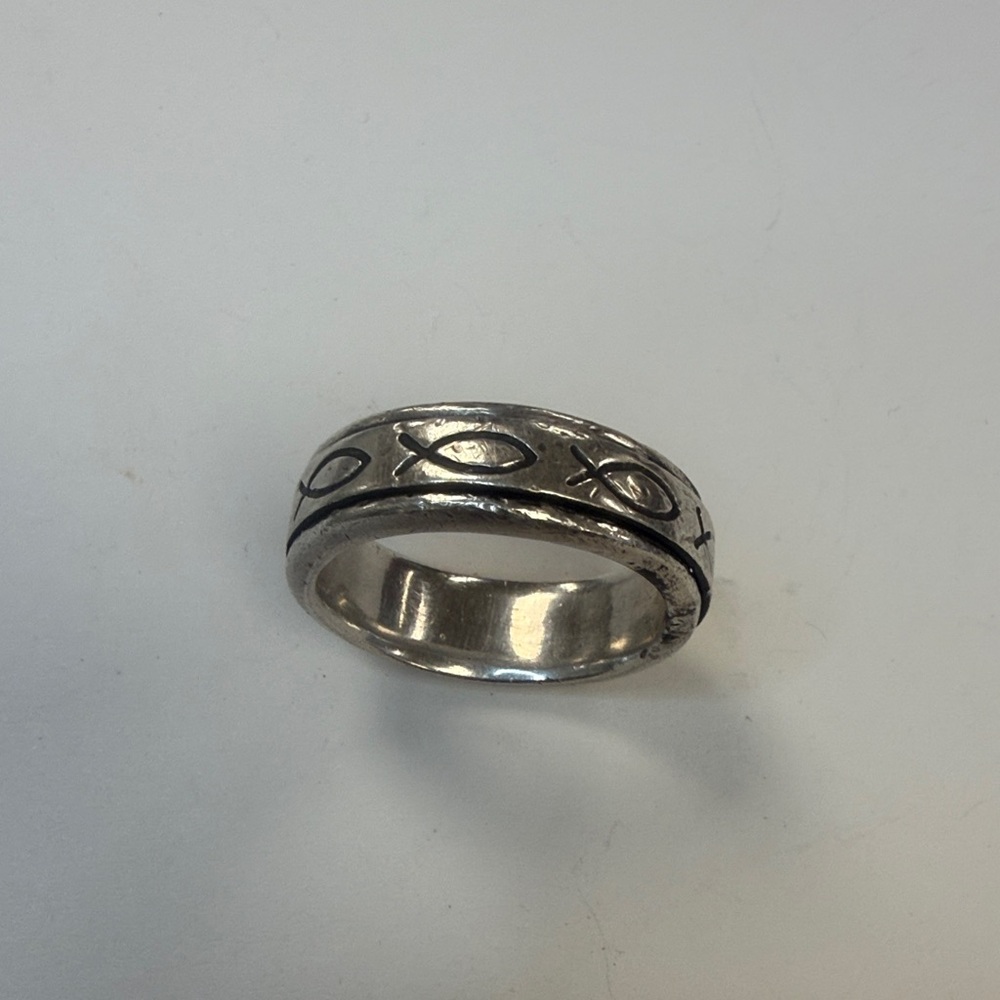 Sterling Silver Fish Motif Band Ring - Silver